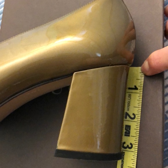 AUTHENTIC Gucci shoes - Picture 11 of 15